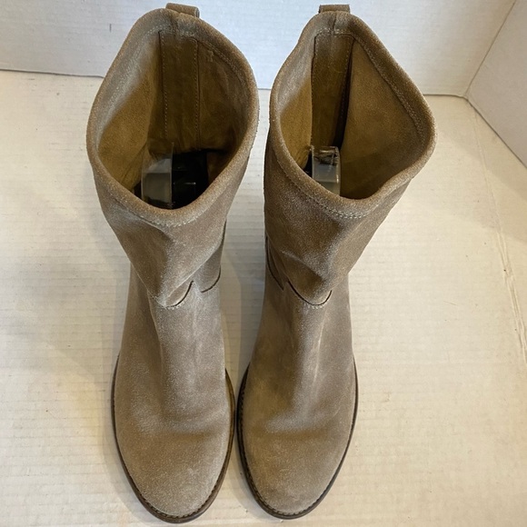 AGL Boots Size 37 US Size 7 Tan Suede Leather Pull On Casual Classic - Picture 3 of 15